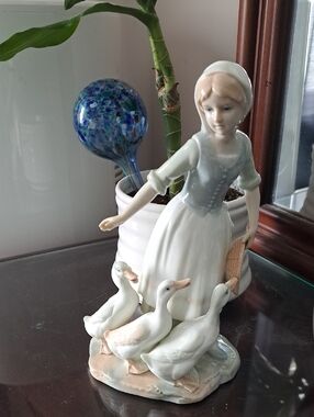 Vintage 1986 St Michael Japan Lady Feeding Ducks Porcelain Figurine